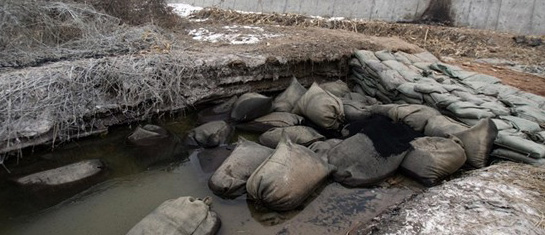 ɽ���L�λ����S�l�����WƷй¶