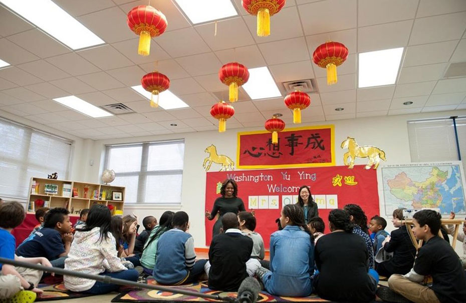 �W���R���ˌ��c�Ї���һ������������,�@����һ�����˲�Ŀ�Ĺ����⽻��ӡ�ȥ������ƽ�y���˵������L��,�W���R���˛]���Sͬ�W���R���y�c�������������˺ܶ��Ї��񱊵Ĳ��M