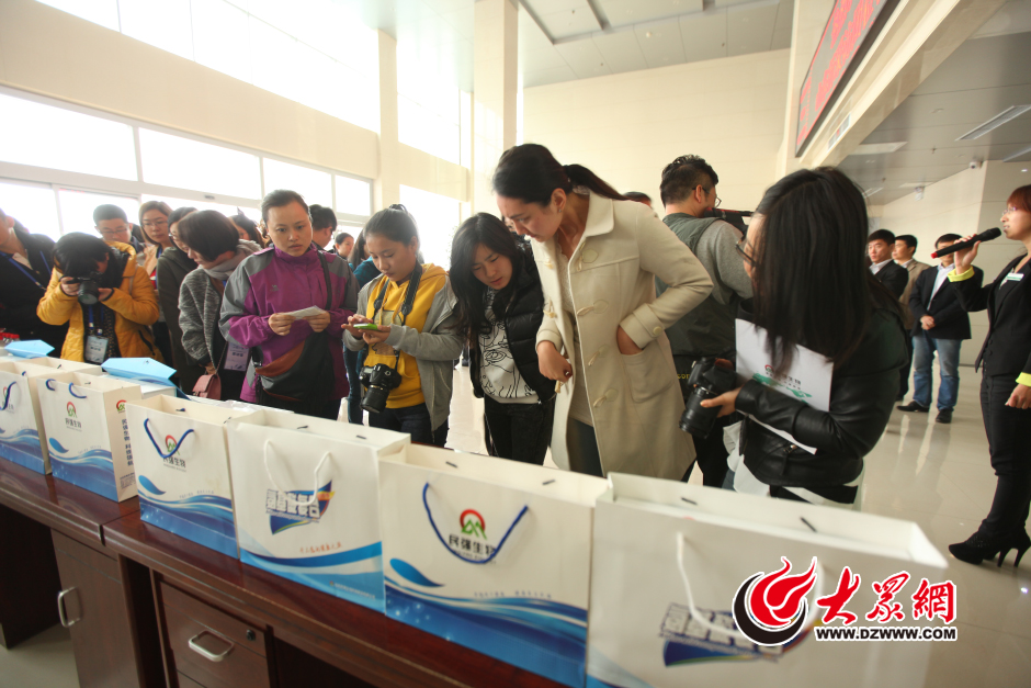 1��10��29�����磬���۽���һȦһ����������ʮ���Ї��W�jý�wɽ�|�С����L�F����ɽ�|������Ƽ��ɷ����޹�˾���L���󱊾Wӛ�� ���L�� �z.jpg