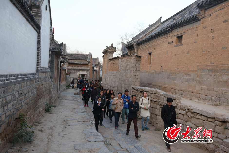 27�գ����۽���һȦһ����������ʮ���Ї��W(w��ng)�j(lu��)ý�wɽ�|�С����L�F(tu��n)���M(j��n)����600����vʷ�����Q�顰�R��?sh��)�һ�Ŵ塱��������������? width='110' height='70' border='0'/></a></div>
						<p><script language=