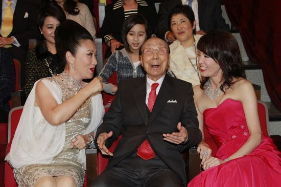 2010��11��19�գ�103�q�����ݷ��ϯ���TVB ���o����43�����_�c������������ԣ��������ҡ�