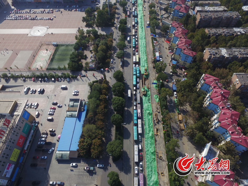 10��11�գ����ϝ��T·����]ʩ���ĵ����죬ӛ��ͨ�^�o�˙C���µĝ��ϝ��T·��·��������܇�v���m���ؓ��£�܇��ų��L�����󱊾Wӛ�� ���L�� �O����  �z