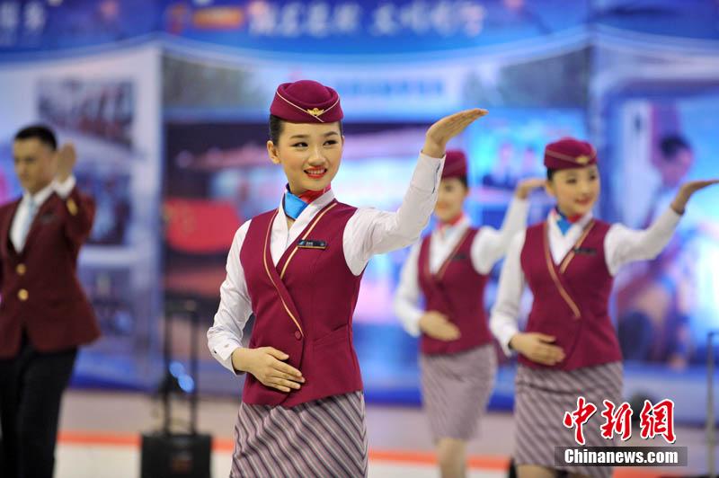 �Ϻ��½��ֹ�˾���г˄ՆT�{�胞�ŵĶY�x�������ăx�B����ɫ���յĽ^�����ݣ�һ�e�Z�ô�ِ������L�ɪ������񺽿ճ˷���һ�Ȫ���픹�ڡ�