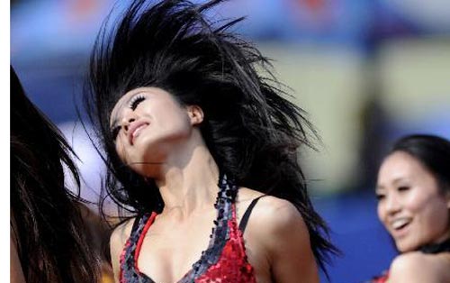 ���\����������