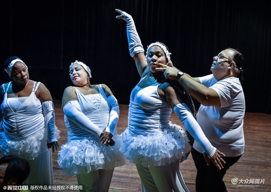�Ű͹�����Danza Voluminosa��F(tu��n)��һ�ᵽ�赸�݆T������X�����Ƿ��(hu��)���F(xi��n)һ��(g��)�����pӯ�w��������Ȼ�����ԹŰ͵���F(tu��n)Danza Voluminosa��ԇ�D�����@�N��Ҋ��