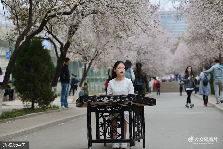 3��19�գ���W(xu��)�������^�L(zh��ng)�Ȼ����`�ţ���Ů�W(xu��)������?li��n)����⾳���ˡ? width=