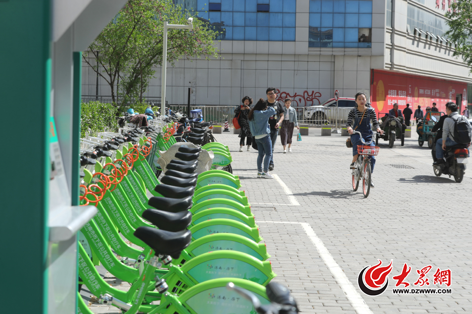 1��4��18�գ��ڝ���Ȫ��·���������r���T����С��܇�������p��Ů���^����С�G܇����˴����վ�c̎�s�o�ˆ��򡣴󱊾Wӛ�� ���L�� �z